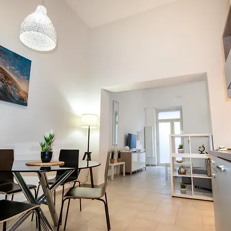 De' Villanova House * Brindisi